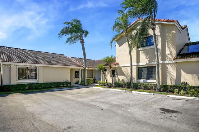 17032 NW 63rd Pl, Hialeah, FL 33015