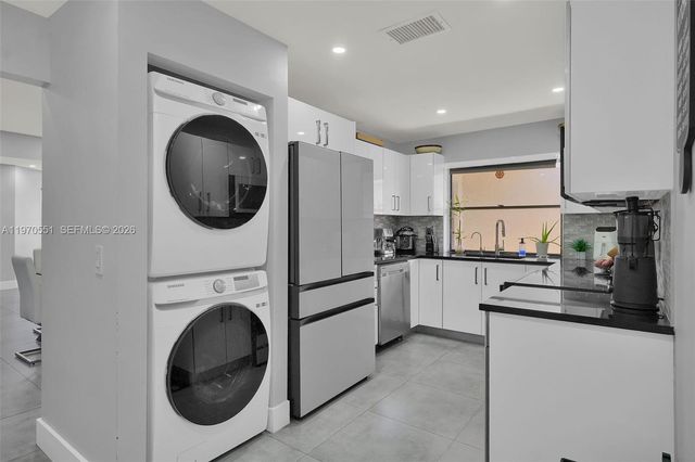 17032 NW 63rd Pl, Hialeah, FL 33015