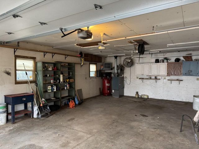 937 E Moreland BOULEVARD, Waukesha, WI 53186