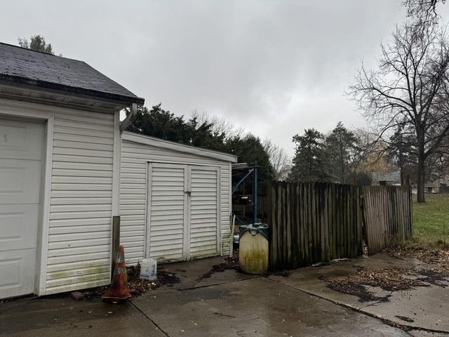 937 E Moreland BOULEVARD, Waukesha, WI 53186