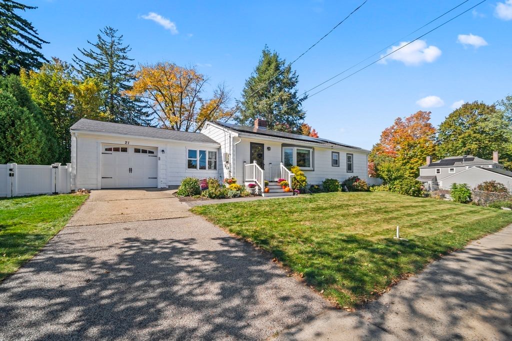 21 Hillcrest Road, Marlborough, MA 01752