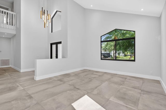 173 Cameron Drive, Weston, FL 33326