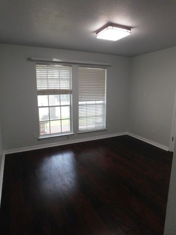 1301 Leah LN, Round Rock, TX 78665