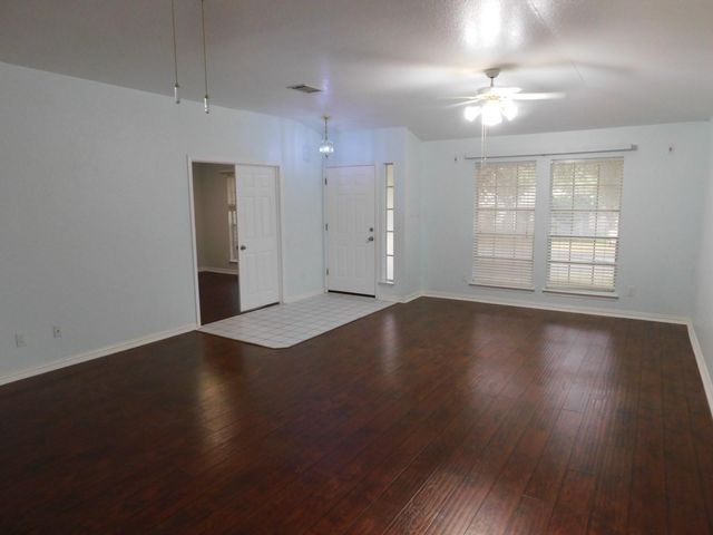 1301 Leah LN, Round Rock, TX 78665