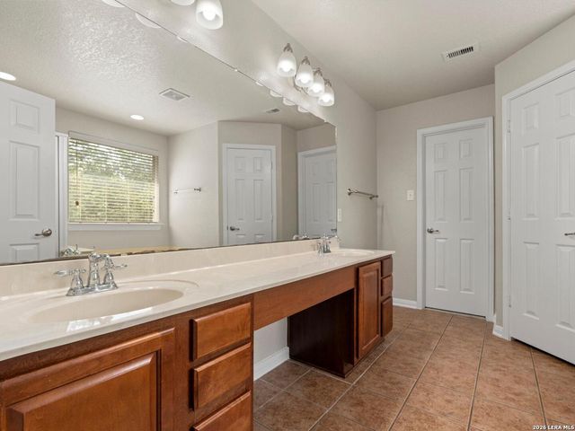 24411 Drew Gap, San Antonio, TX 78255