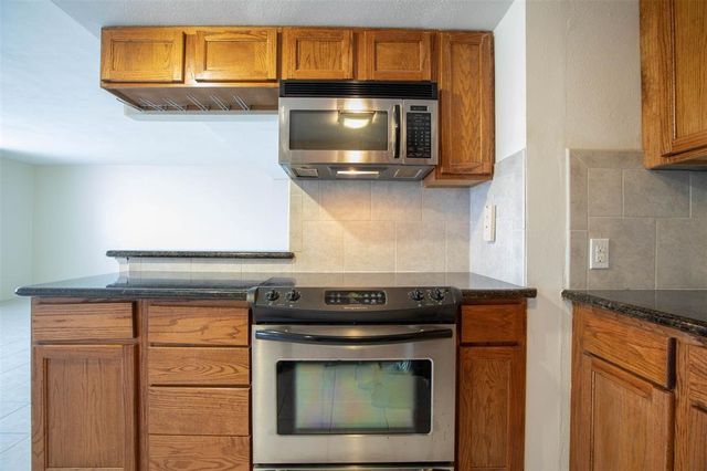 7520 Hornwood Drive 808, Houston, TX 77036