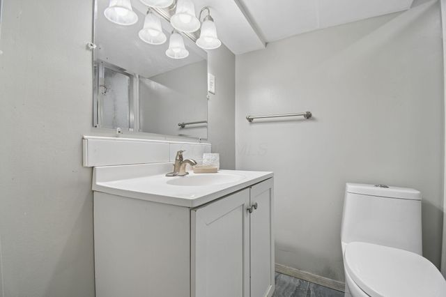 6199 Stornoway Drive S, Columbus, OH 43213