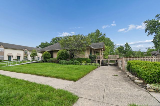 6199 Stornoway Drive S, Columbus, OH 43213