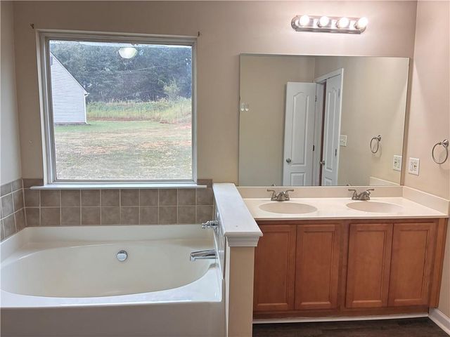 126 Hampton Drive, Jefferson, GA 30549