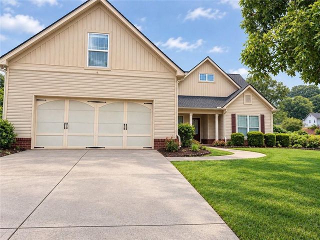 126 Hampton Drive, Jefferson, GA 30549
