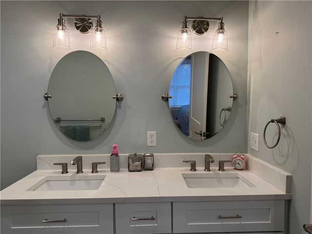 25 Franklin Road 1, East Greenwich, RI 02818