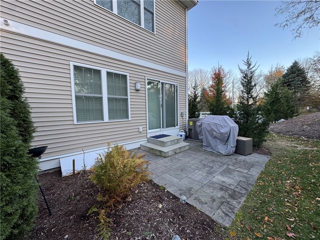 25 Franklin Road 1, East Greenwich, RI 02818