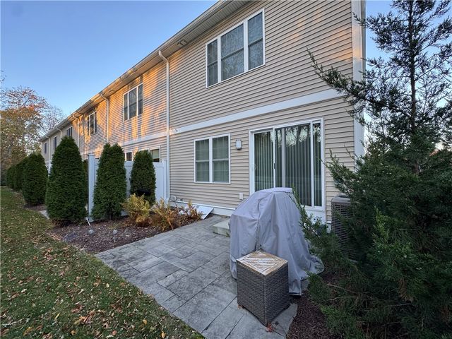 25 Franklin Road 1, East Greenwich, RI 02818