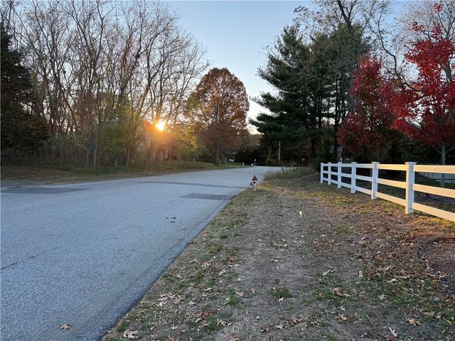 25 Franklin Road 1, East Greenwich, RI 02818