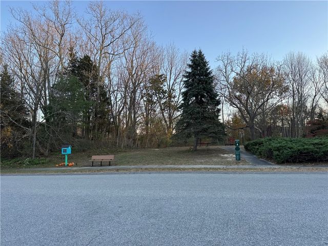 25 Franklin Road 1, East Greenwich, RI 02818