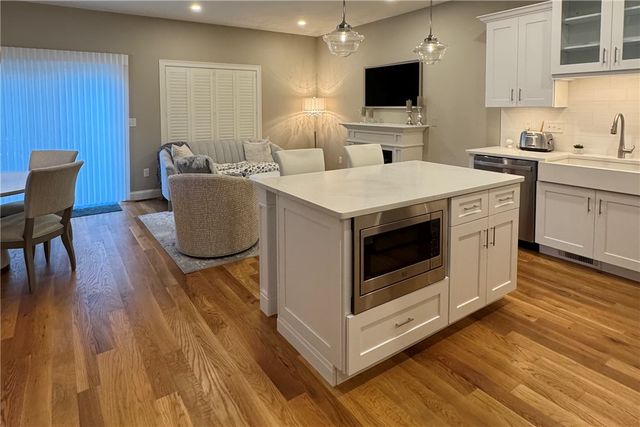 25 Franklin Road 1, East Greenwich, RI 02818