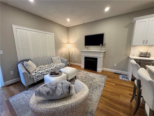 25 Franklin Road 1, East Greenwich, RI 02818