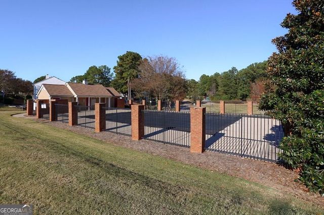 189 Holcomb Ferry Road, Roswell, GA 30076