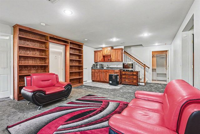 4696 Forest Creek Drive, Kalamazoo, MI 49009