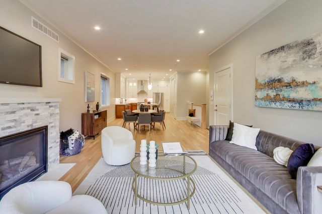 4135 N Kenmore Avenue 1N, Chicago, IL 60613