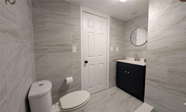 9761 LAKE DRIVE, Weeki Wachee, FL 34613