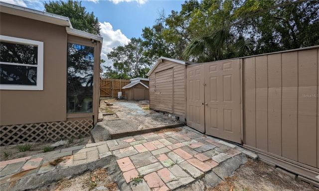 9761 LAKE DRIVE, Weeki Wachee, FL 34613