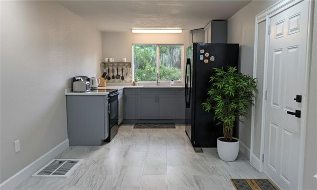 9761 LAKE DRIVE, Weeki Wachee, FL 34613