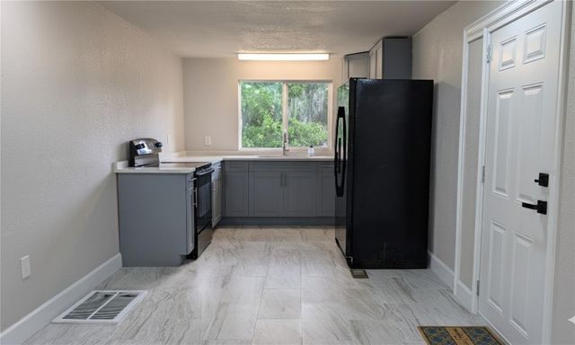 9761 LAKE DRIVE, Weeki Wachee, FL 34613