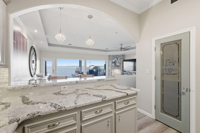 2 Regency Point, Conroe, TX 77356