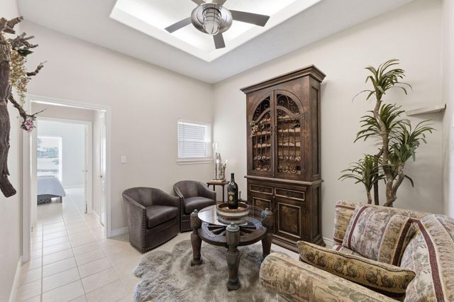 2 Regency Point, Conroe, TX 77356