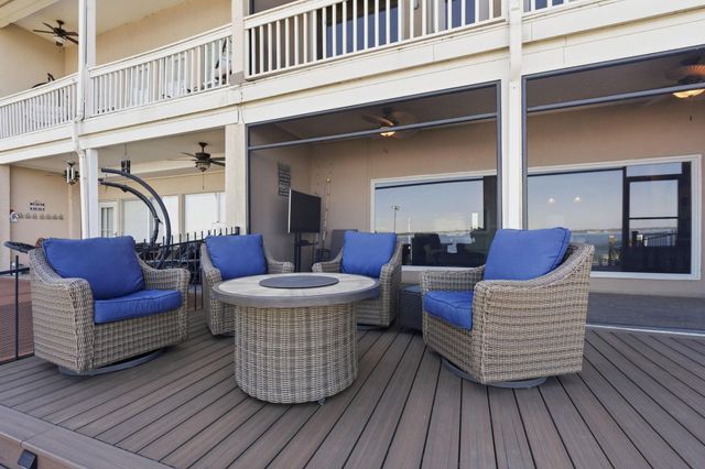 2 Regency Point, Conroe, TX 77356