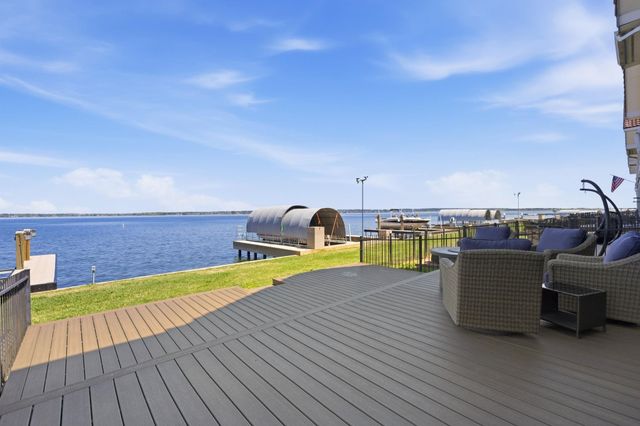 2 Regency Point, Conroe, TX 77356