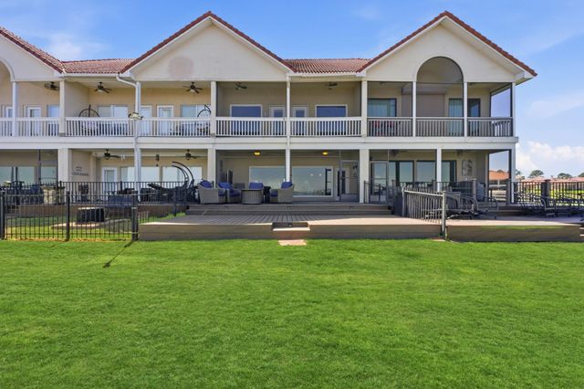 2 Regency Point, Conroe, TX 77356