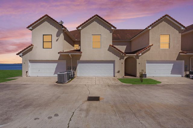 2 Regency Point, Conroe, TX 77356