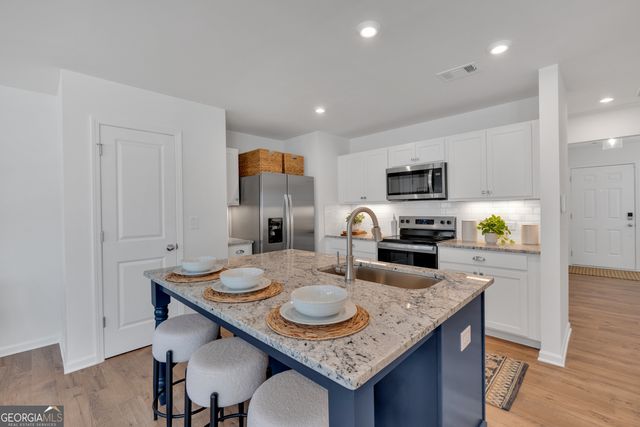 109 Village Green Drive, Adairsville, GA 30103