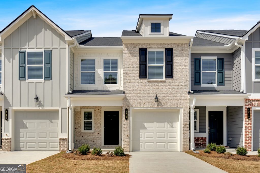 109 Village Green Drive, Adairsville, GA 30103