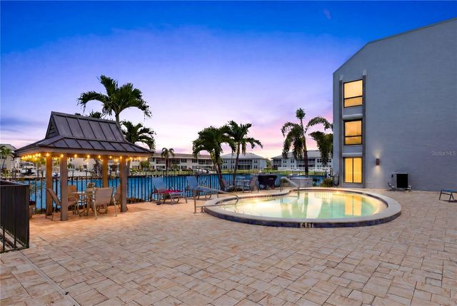 4218 SE 20TH PLACE D5, Cape Coral, FL 33904