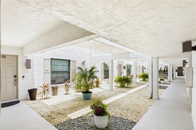 4218 SE 20TH PLACE D5, Cape Coral, FL 33904