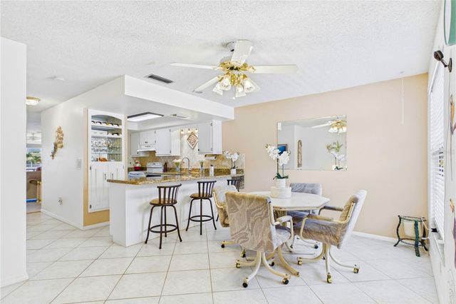 4218 SE 20TH PLACE D5, Cape Coral, FL 33904