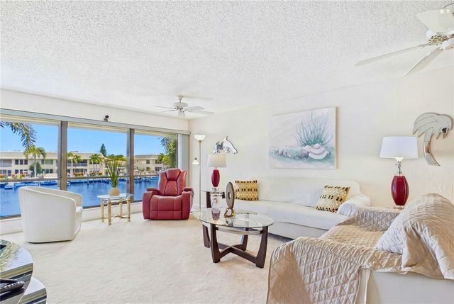 4218 SE 20TH PLACE D5, Cape Coral, FL 33904