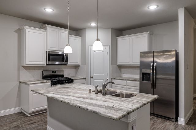 7813 Cottonwood Drive, Greenville, TX 75402