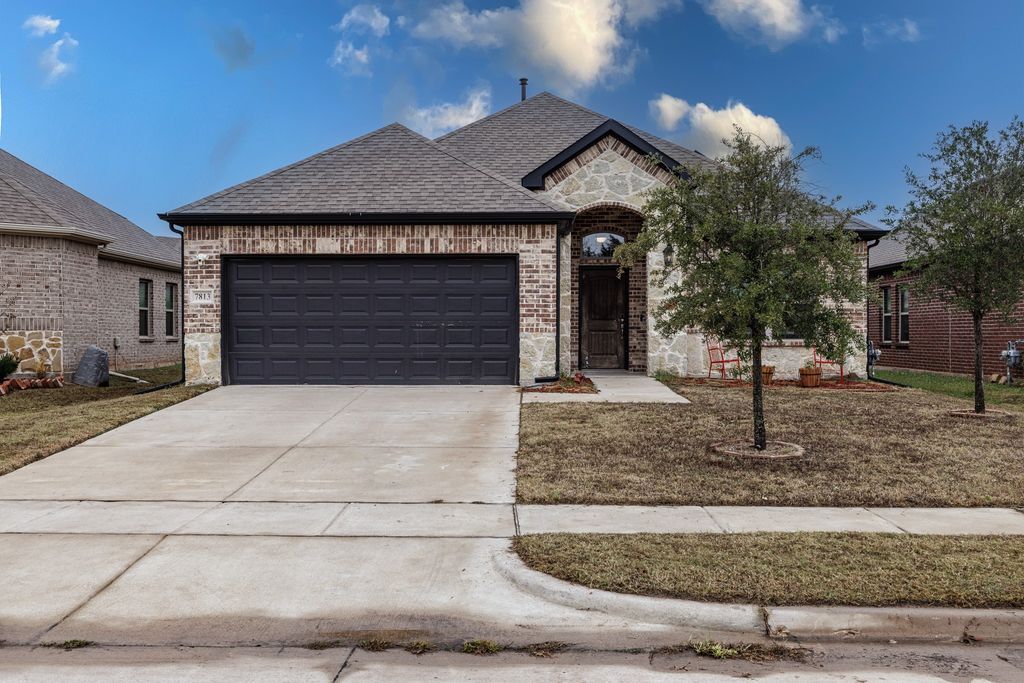 7813 Cottonwood Drive, Greenville, TX 75402