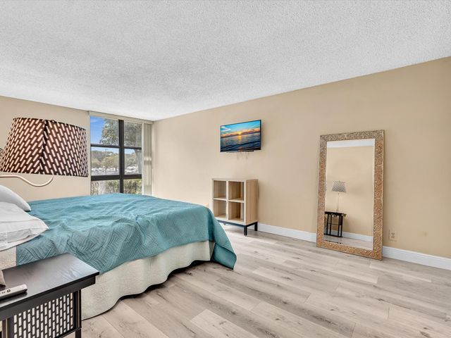 1350 River Reach Drive 111, Fort Lauderdale, FL 33315