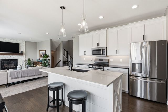 2408 Nature Ridge Drive NW, Palo, IA 52324