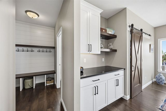 2408 Nature Ridge Drive NW, Palo, IA 52324