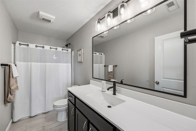 2408 Nature Ridge Drive NW, Palo, IA 52324