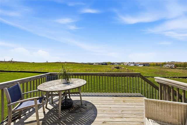 2408 Nature Ridge Drive NW, Palo, IA 52324