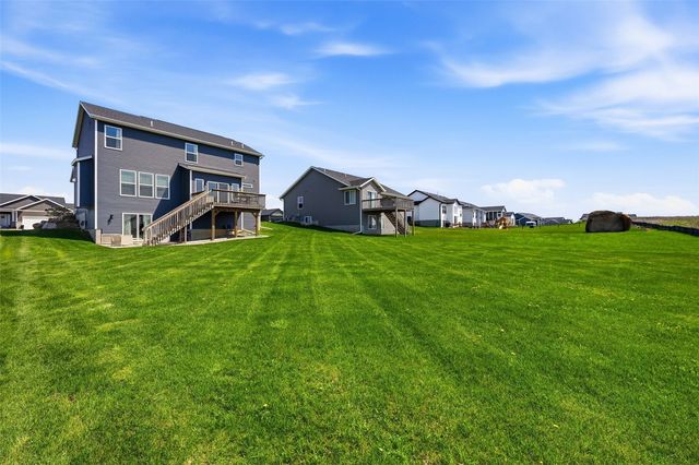 2408 Nature Ridge Drive NW, Palo, IA 52324