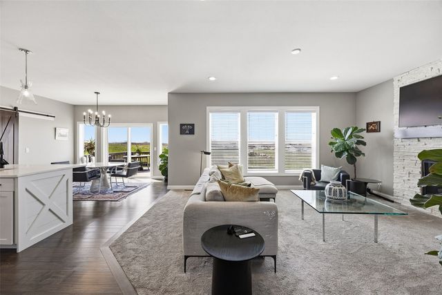 2408 Nature Ridge Drive NW, Palo, IA 52324