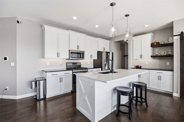 2408 Nature Ridge Drive NW, Palo, IA 52324